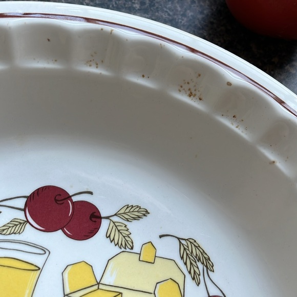 Vintage Cherrie Pie baking dish - Picture 3 of 5